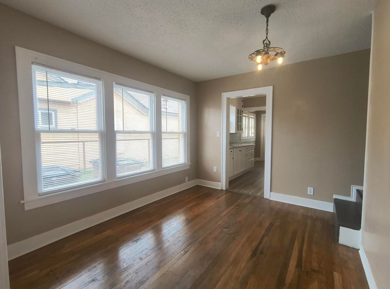 2425 Waco St - Photo 7 of 11