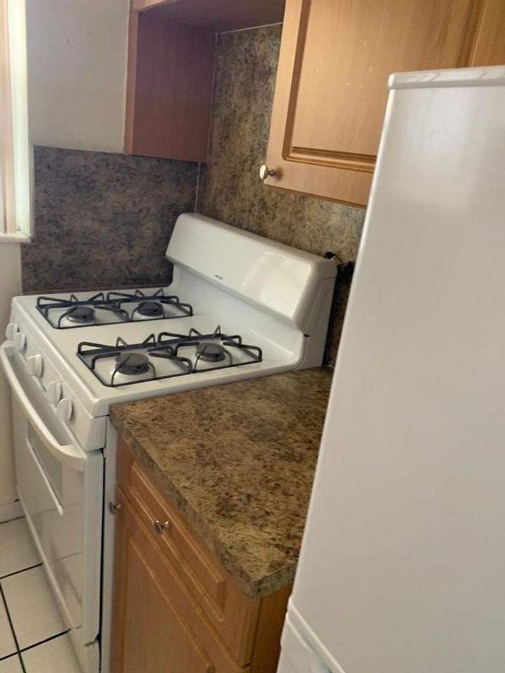 Jaclyn Apartments - Photo 3 of 11