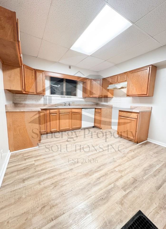 64 Mansfield Ave - Photo 2 of 12