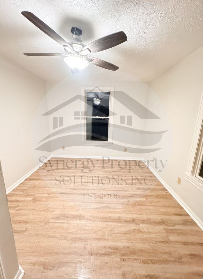 64 Mansfield Ave - Photo 4 of 12