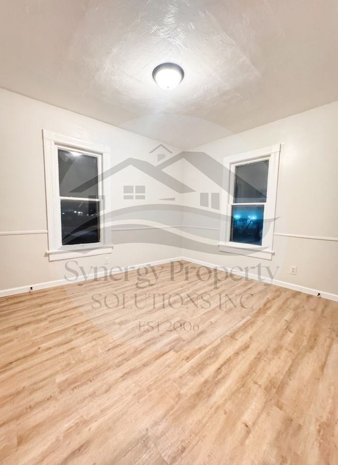 64 Mansfield Ave - Photo 7 of 12