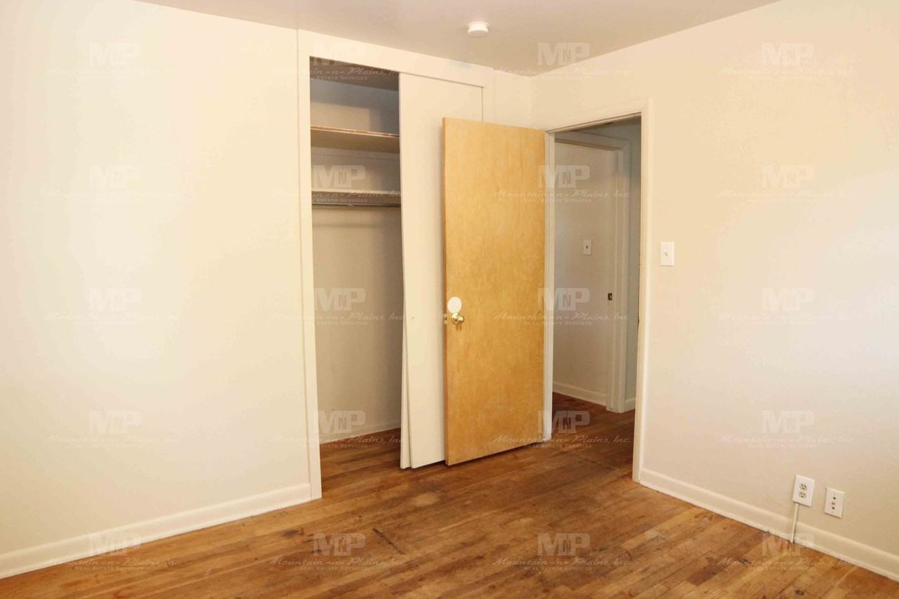 609 W Prospect Rd - Photo 7 of 15