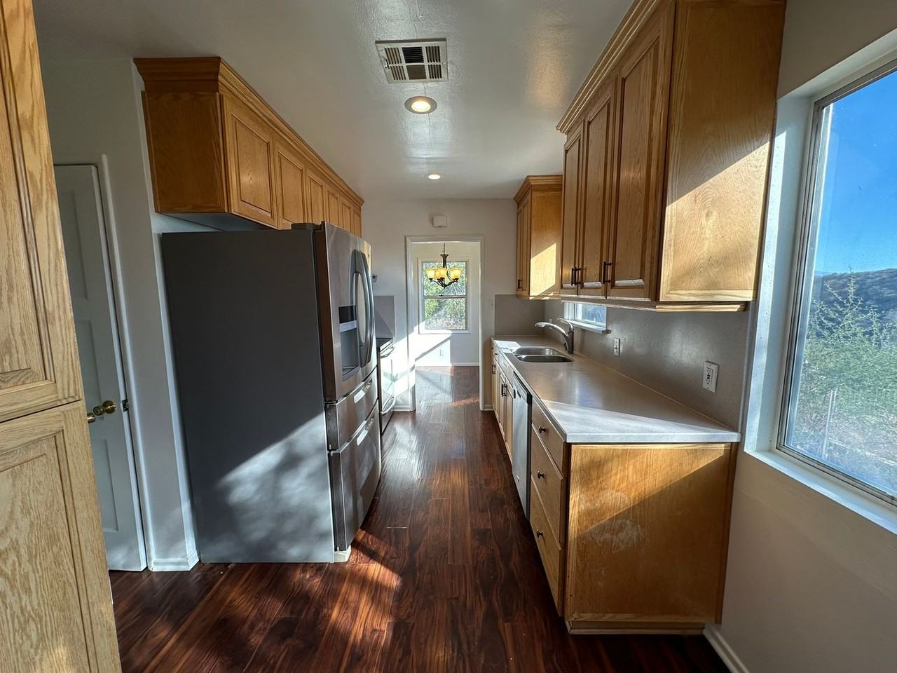 9530 Calimesa Blvd - Photo 7 of 34