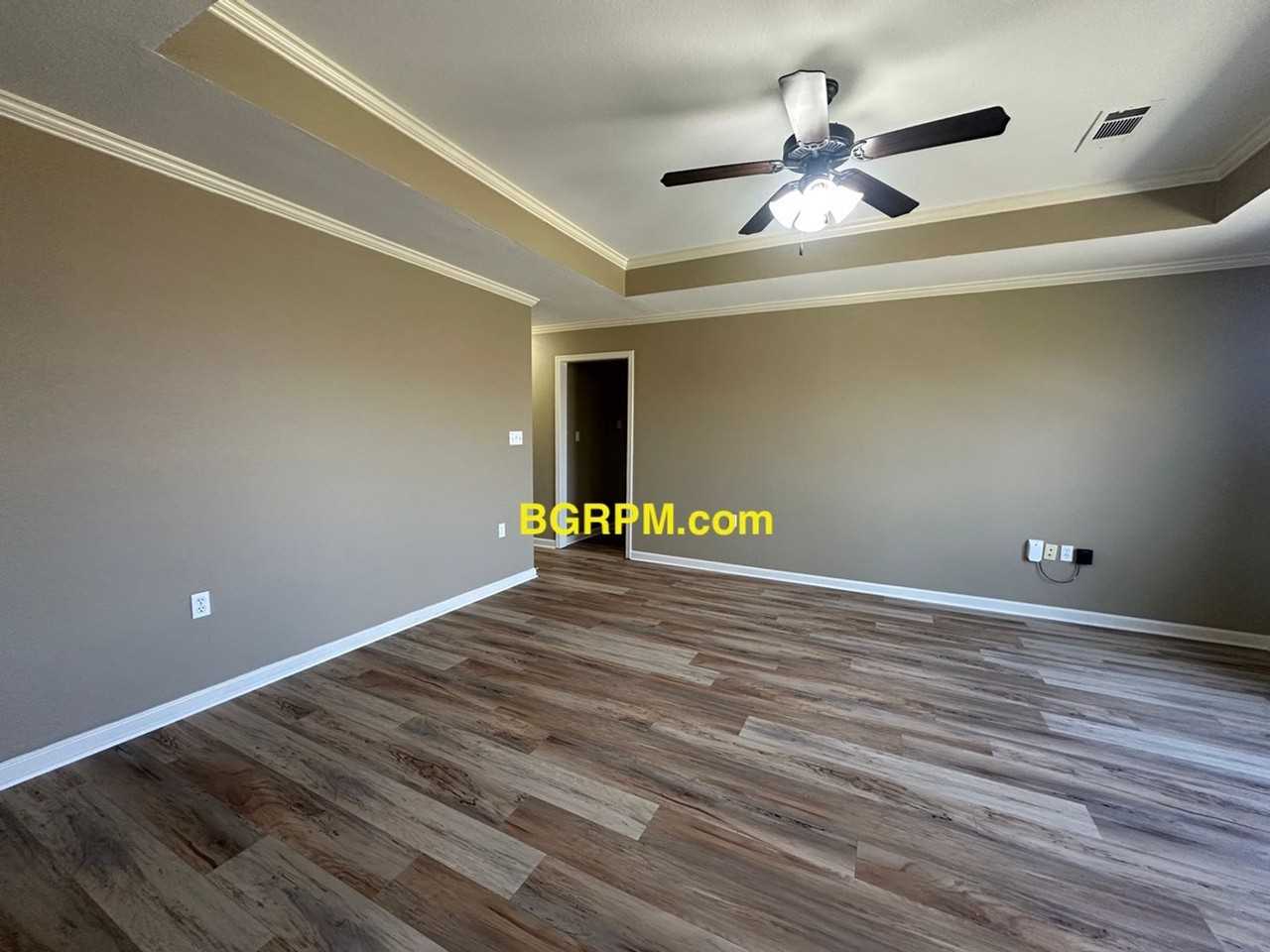 2415 Canterbury Ct - Photo 2 of 13