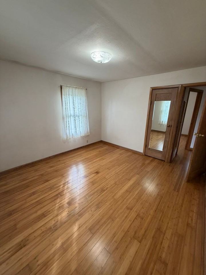 460 S 13th St - Photo 7 of 23