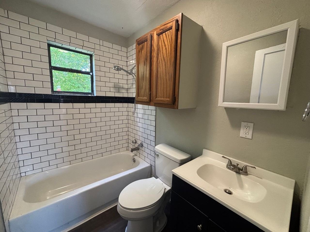 810 23rd St N - Photo 5 of 12