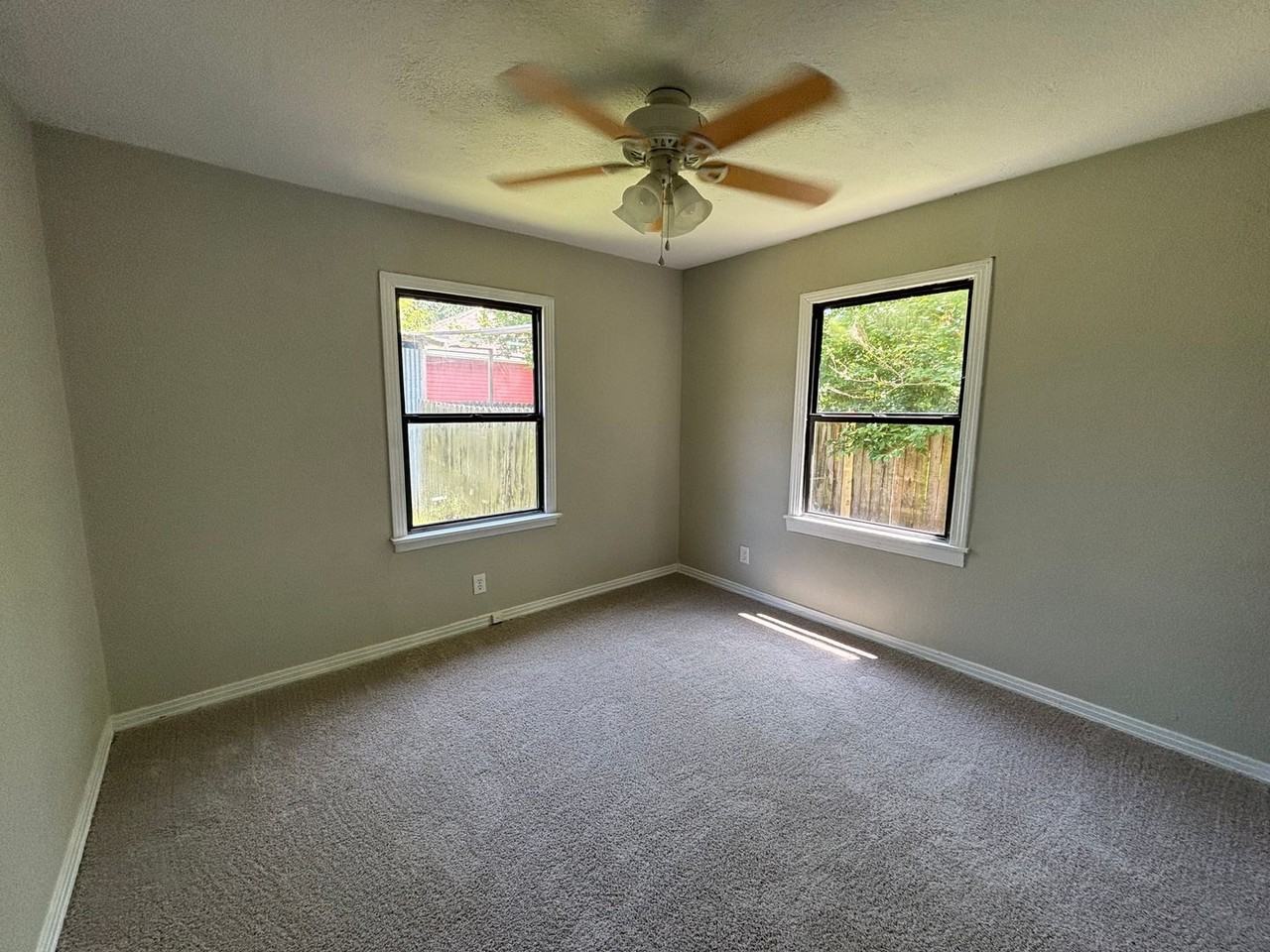 810 23rd St N - Photo 7 of 12