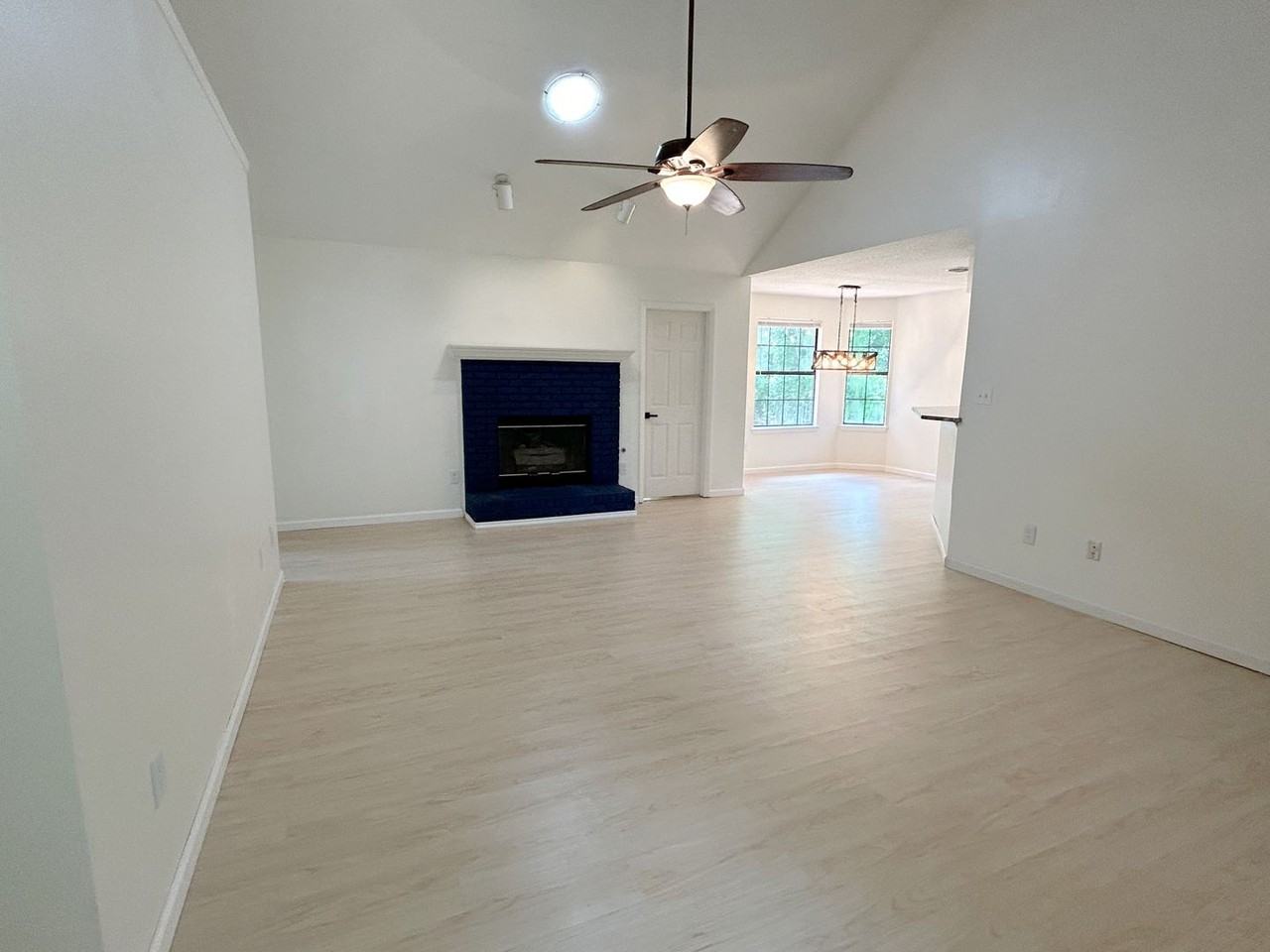 2241 Prytania Cir - Photo 2 of 13