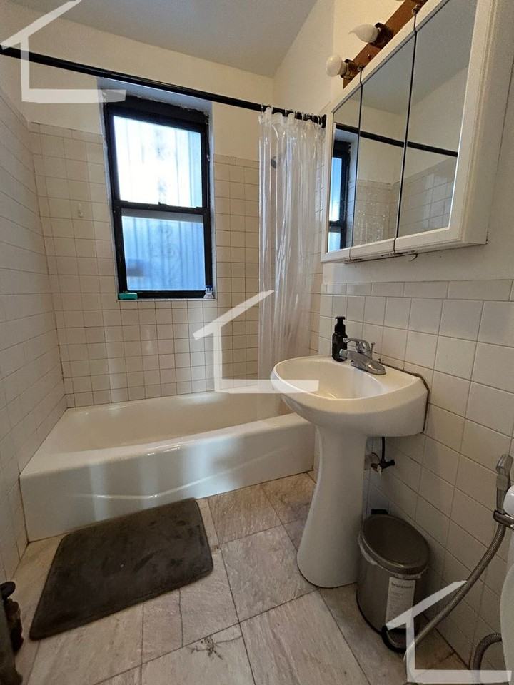 1771 Cummings Rd - Photo 4 of 14