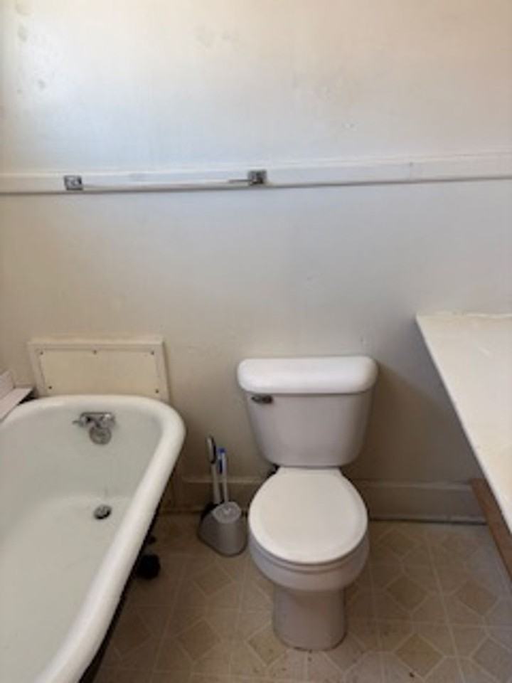 305 1/2 Ricker St #3 - Photo 2 of 6