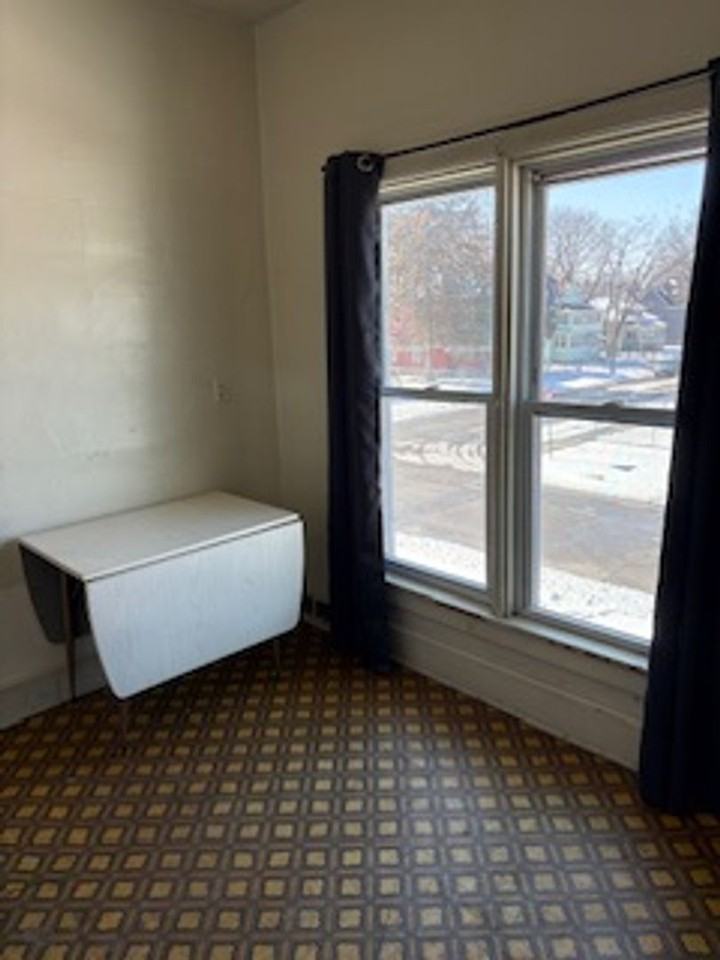 305 1/2 Ricker St #3 - Photo 4 of 6