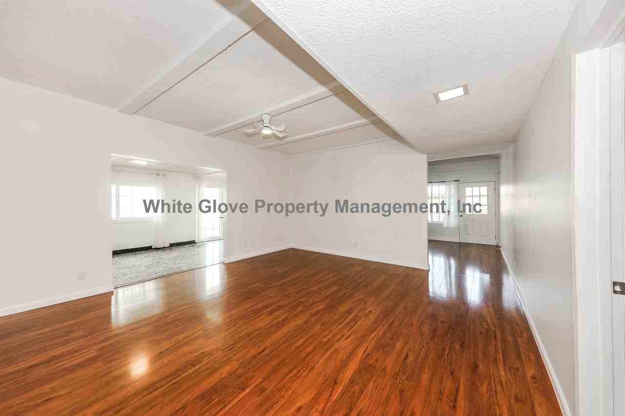 1261 Walden Ln - Photo 4 of 17