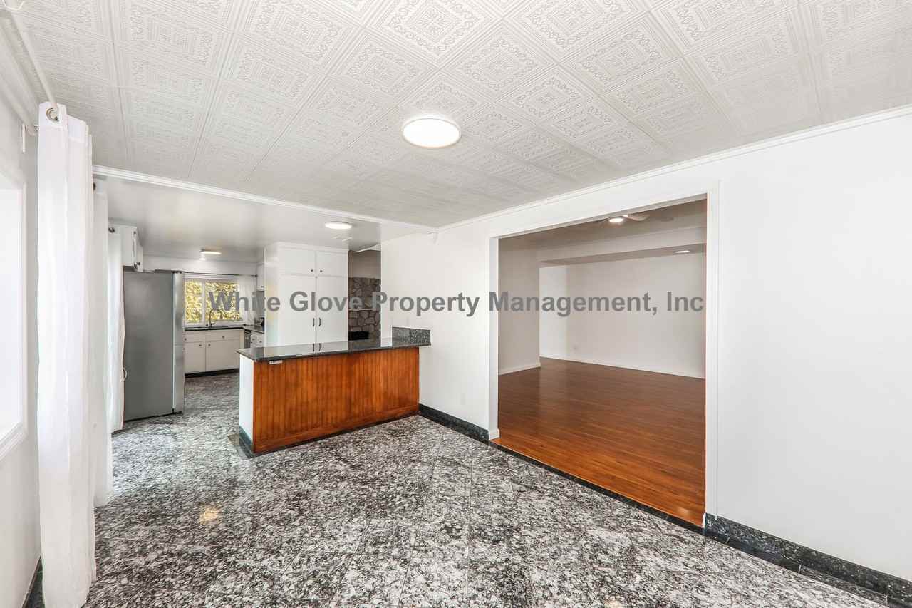 1261 Walden Ln - Photo 7 of 17