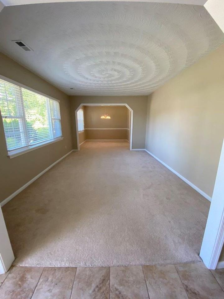 5412 Albright Dr - Photo 3 of 35