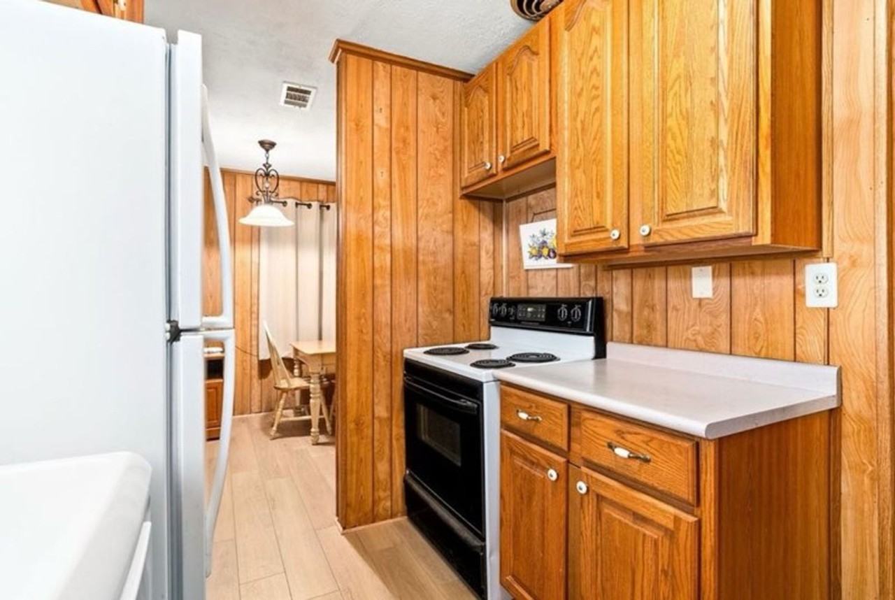 806 S 11th St - Photo 4 of 18