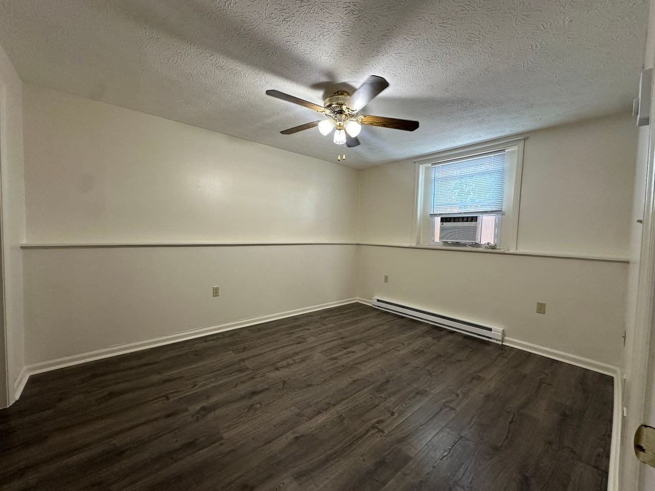 806 S Braddock St - Photo 3 of 6