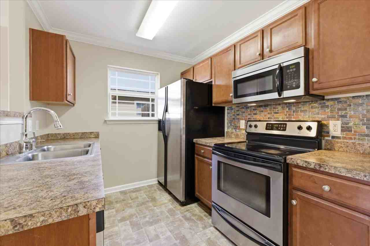 135 Fox Glen Ct - Photo 3 of 34