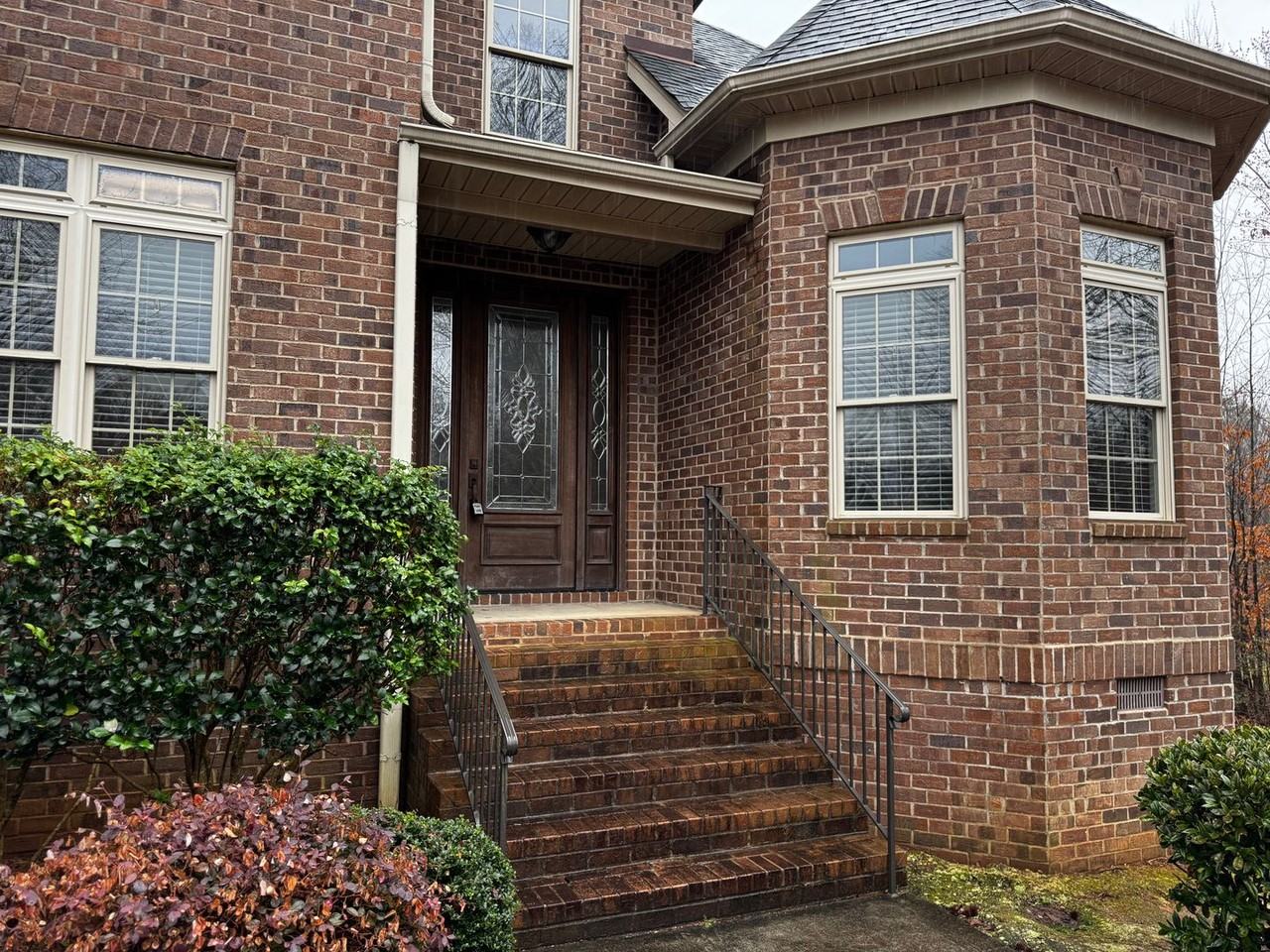 2434 Gateway Ln - Photo 2 of 45