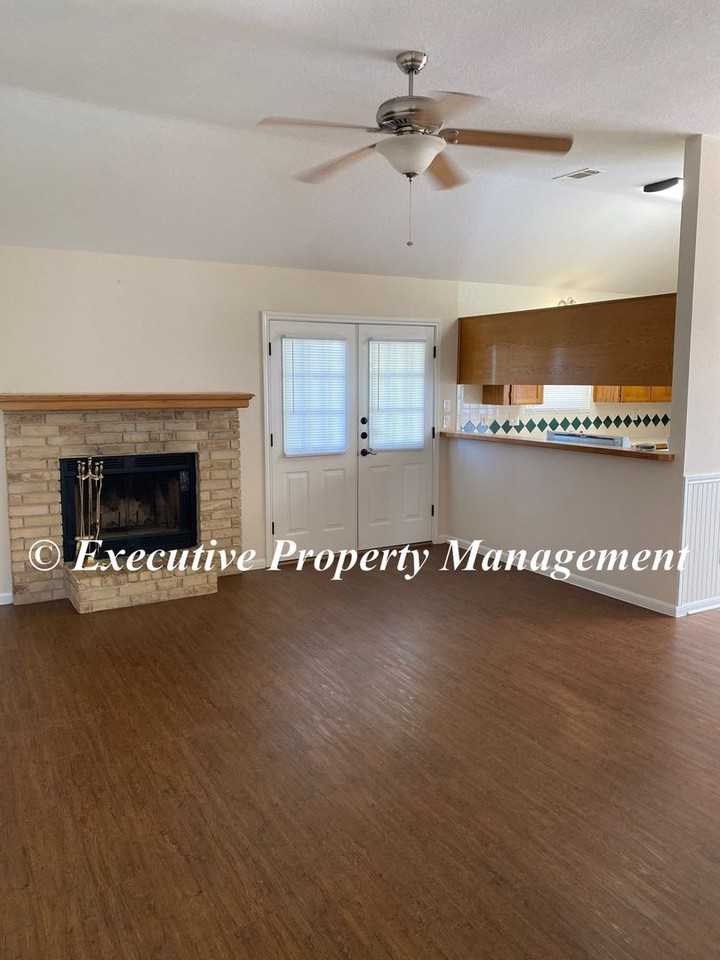 917 Whirlaway Dr - Photo 5 of 25