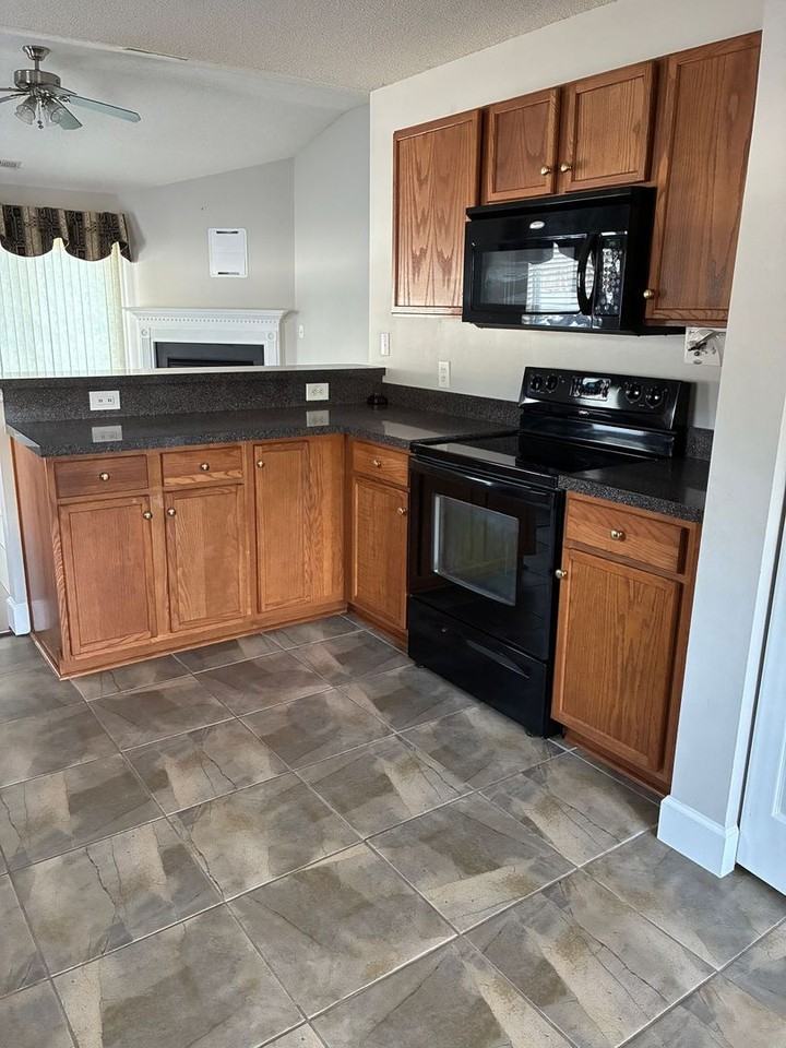 456 Bellegrove Dr - Photo 2 of 13