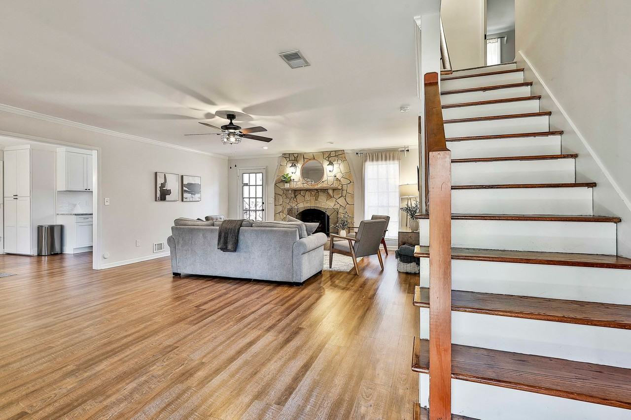 225 Hunters Gln - Photo 4 of 20