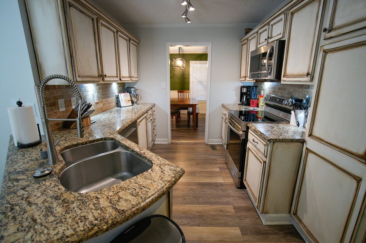 218 English Walnut Dr - Photo 7 of 14