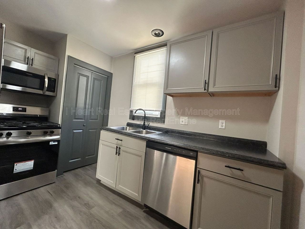 1215 Sullivant Ave - Photo 2 of 40