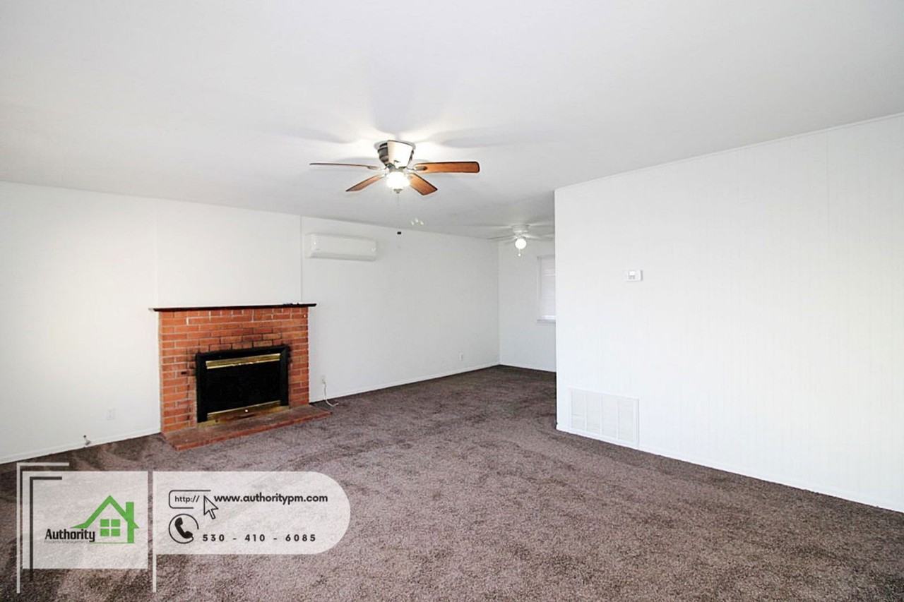 3120 Stingy Ln - Photo 4 of 22