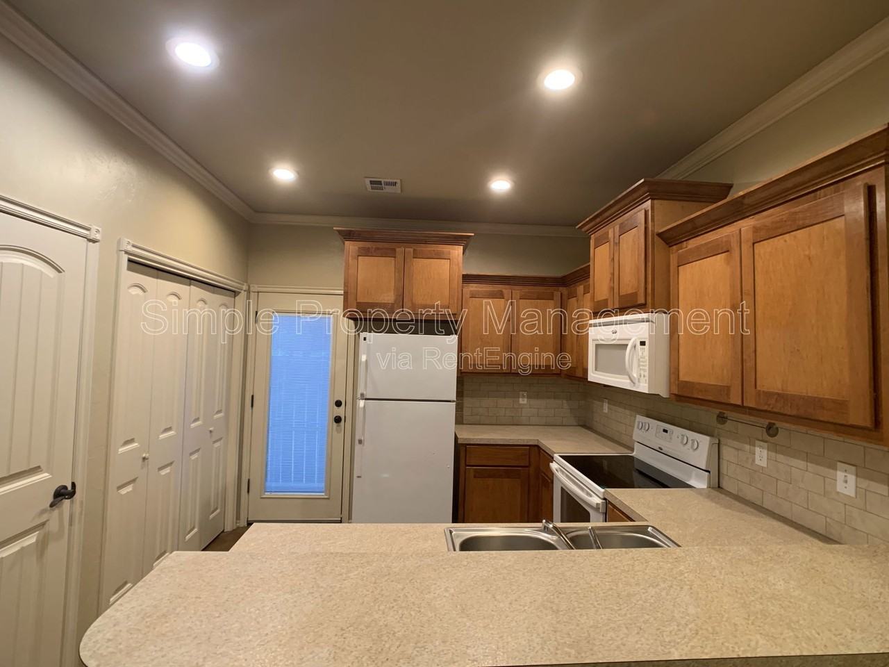 14870 Gilbert St #D - Photo 5 of 15