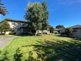 featured image of 2430 Ne 9th Ave