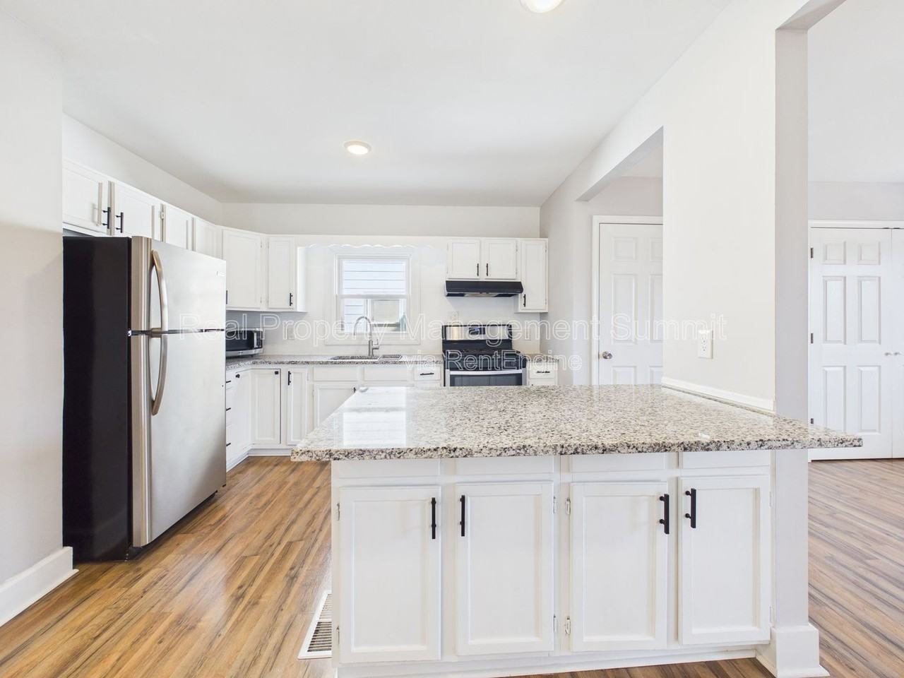 1621 Ohio St - Photo 7 of 22