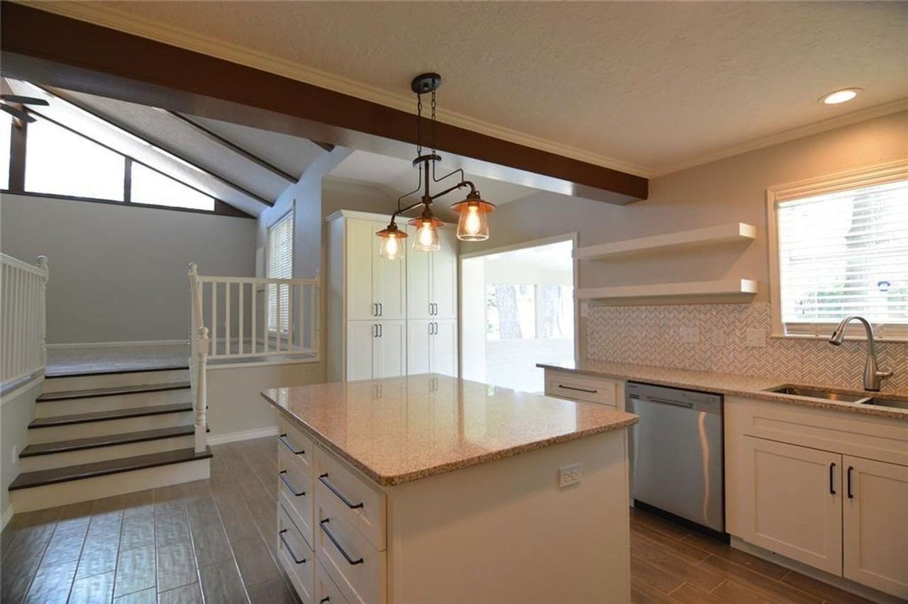 19118 Challe Cir W - Photo 5 of 22