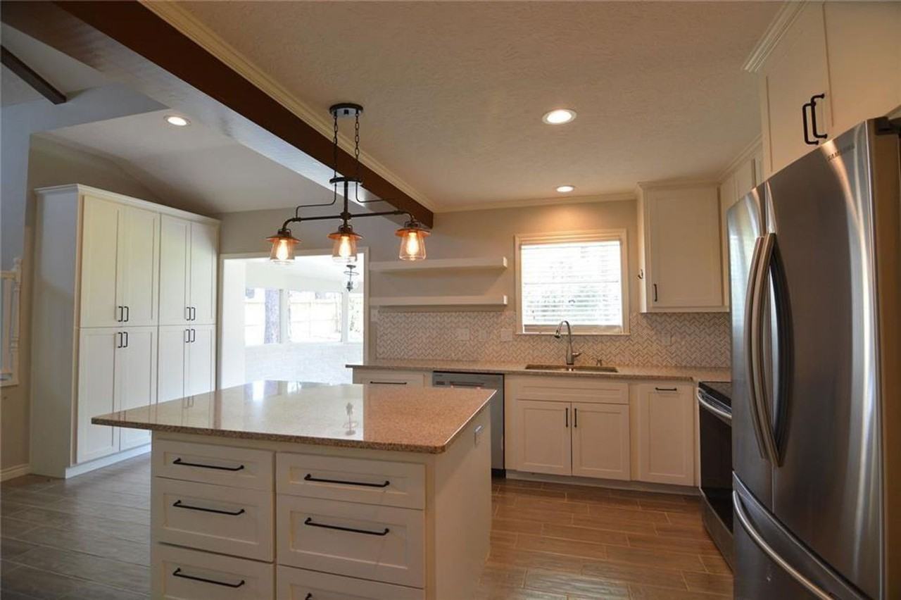 19118 Challe Cir W - Photo 6 of 22