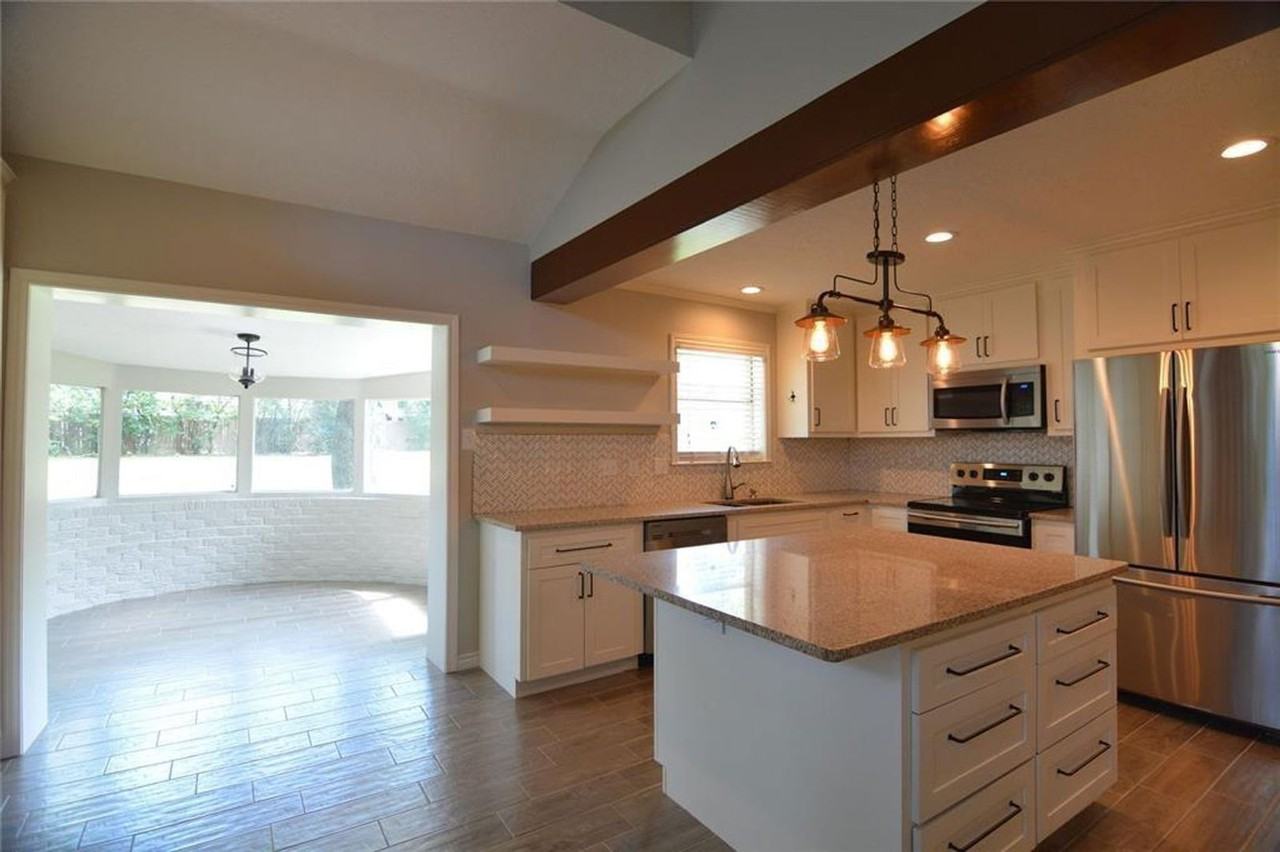 19118 Challe Cir W - Photo 7 of 22