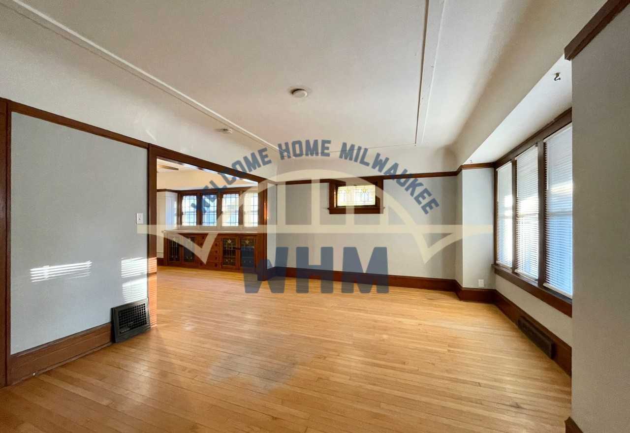 2722 N 48th St - Photo 4 of 7