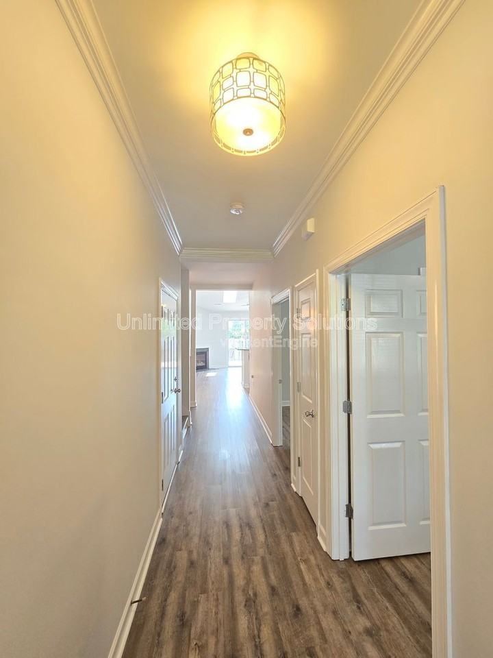 339 Monlandil Dr - Photo 4 of 28