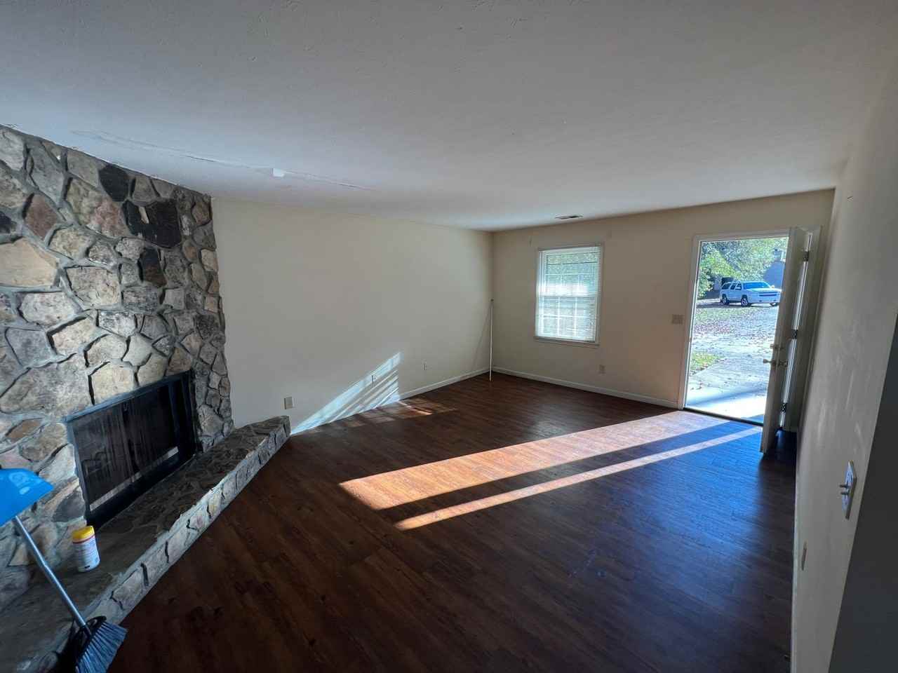 120 Mitchell Cir - Photo 2 of 7