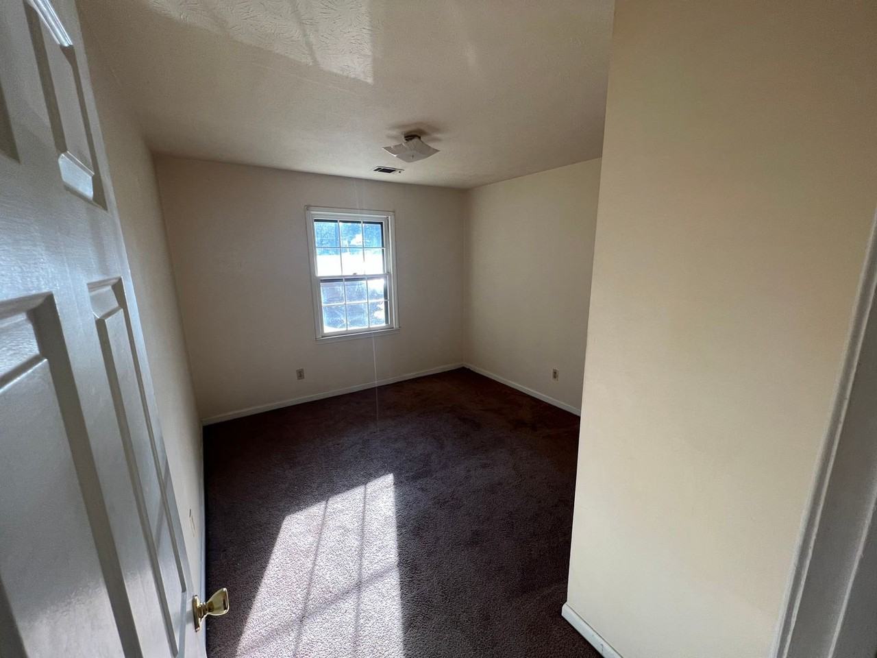 120 Mitchell Cir - Photo 5 of 7