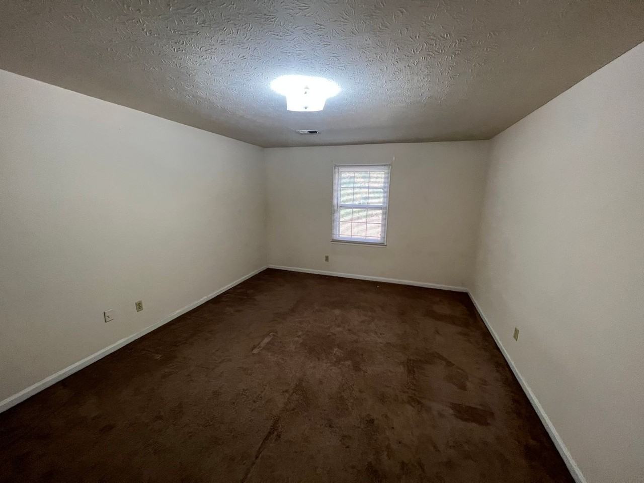 120 Mitchell Cir - Photo 6 of 7