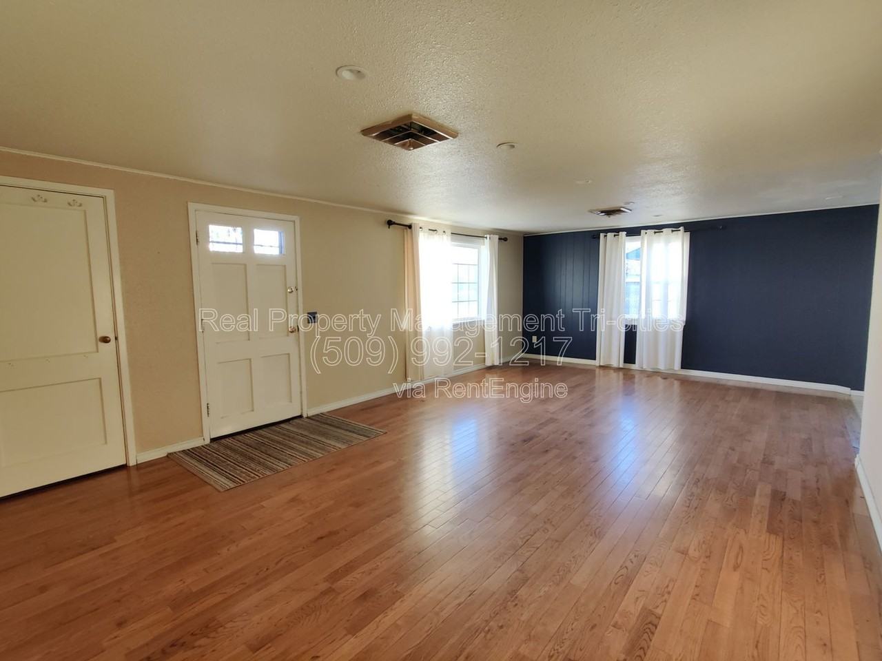 1011 Elm Ave - Photo 3 of 13