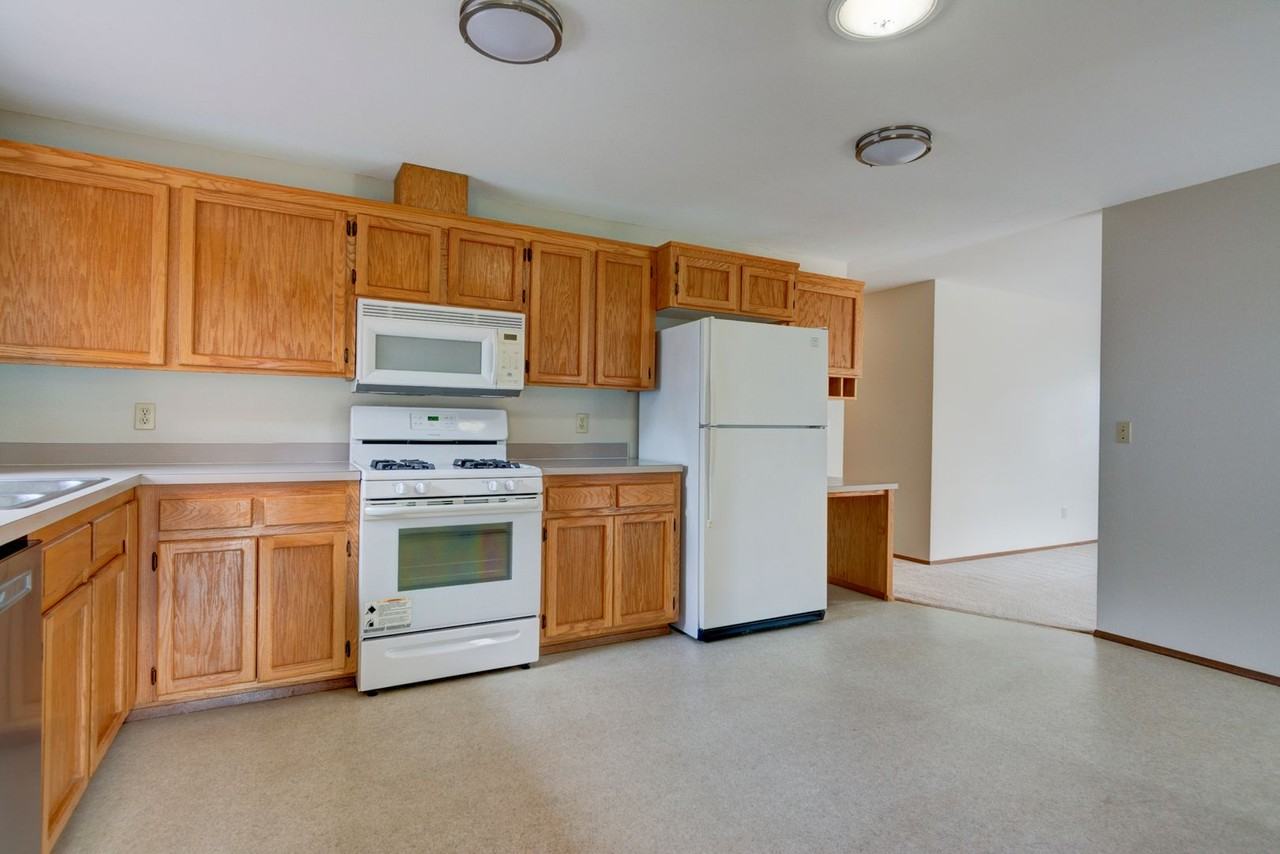 1772 Sw 16th Ave - Photo 3 of 25