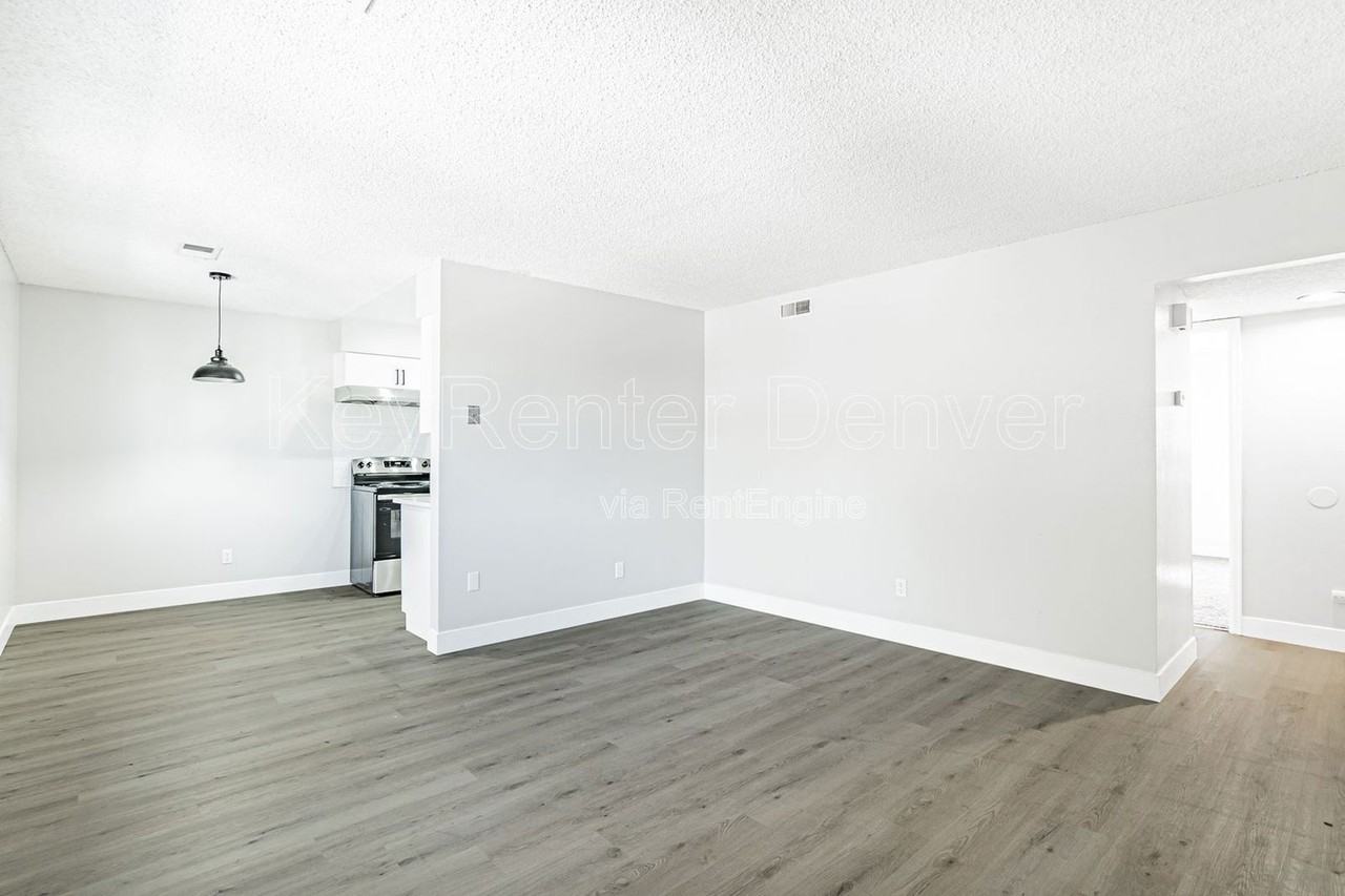 602 South St #A - Photo 3 of 18