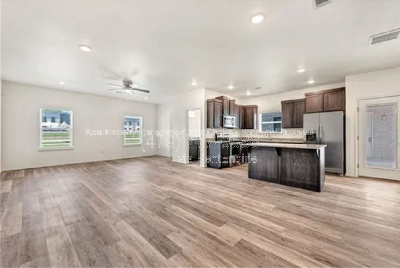 798 S Benchmark Ln #2 - Photo 4 of 27