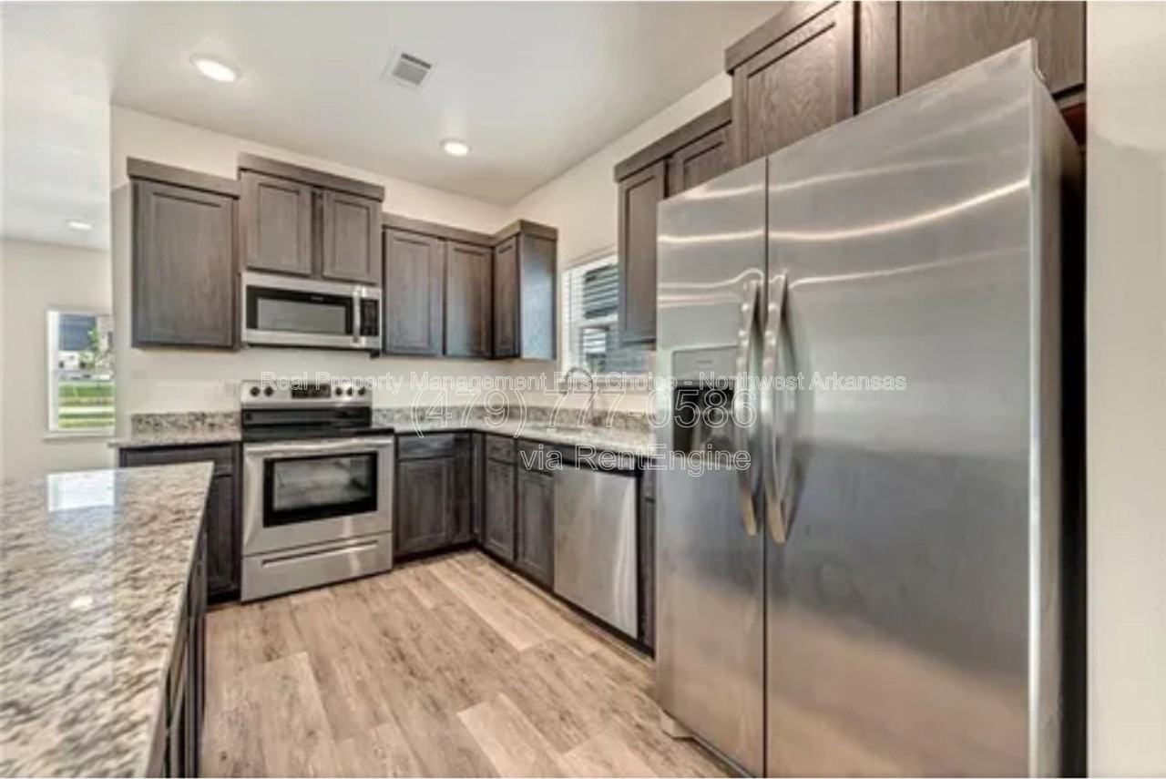 798 S Benchmark Ln #2 - Photo 5 of 27