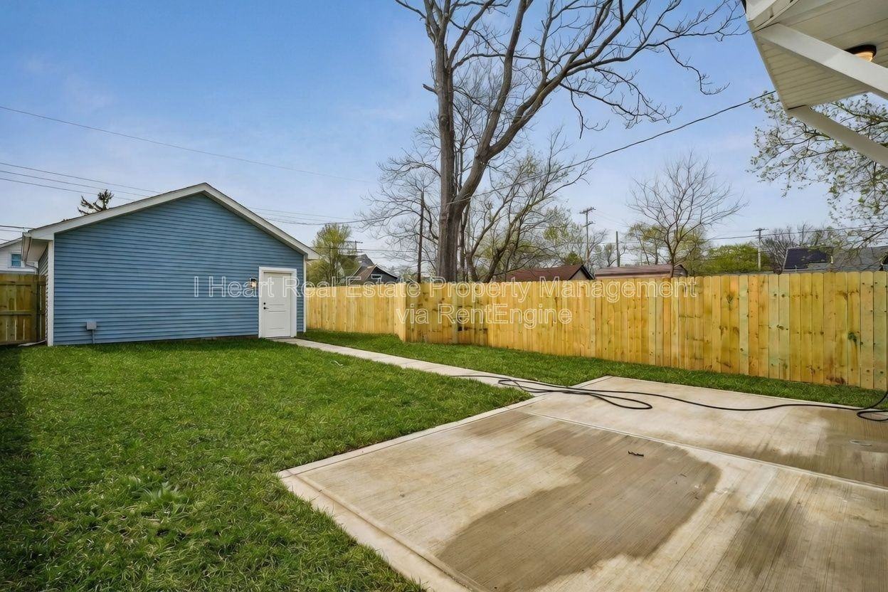 77 N Guilford Ave - Photo 3 of 28