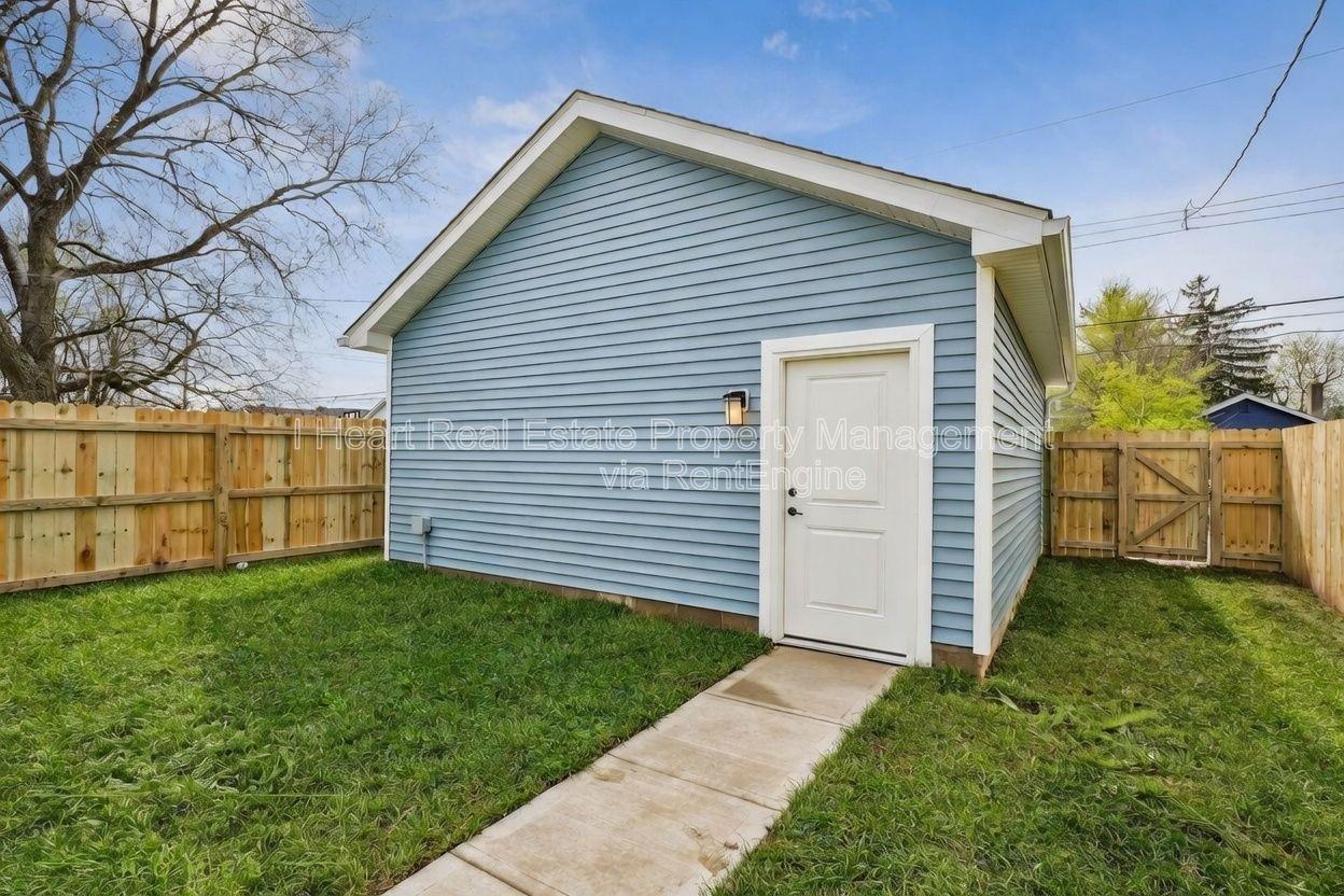 77 N Guilford Ave - Photo 6 of 28