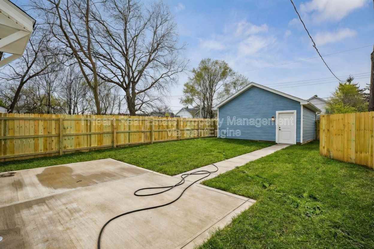 77 N Guilford Ave - Photo 7 of 28