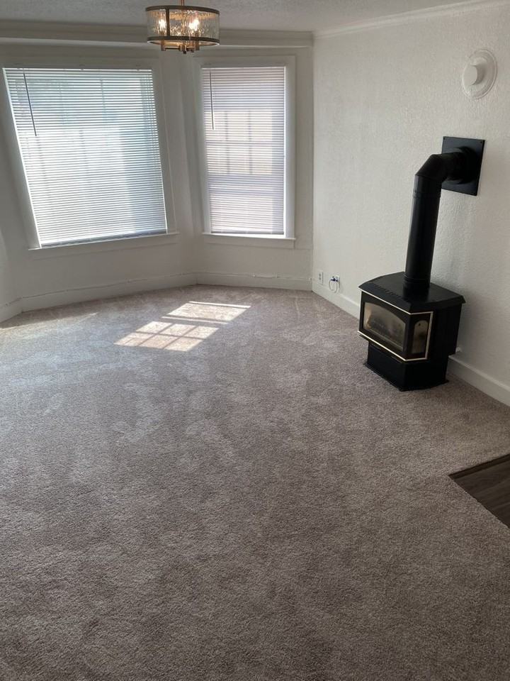 326A Capitol St - Photo 3 of 16