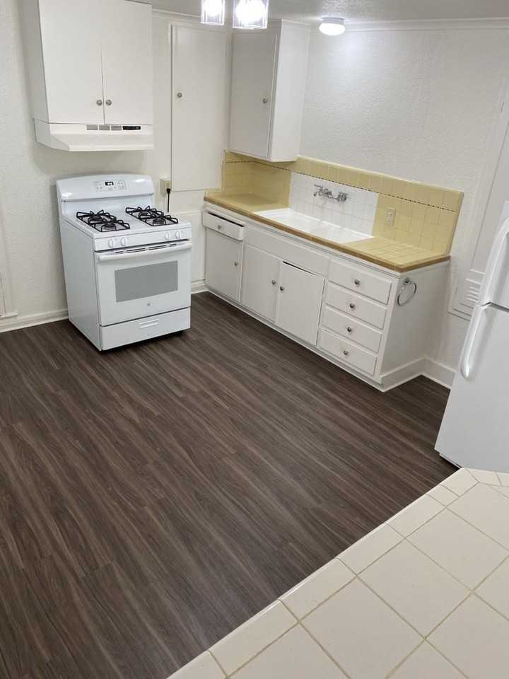 326A Capitol St - Photo 6 of 16