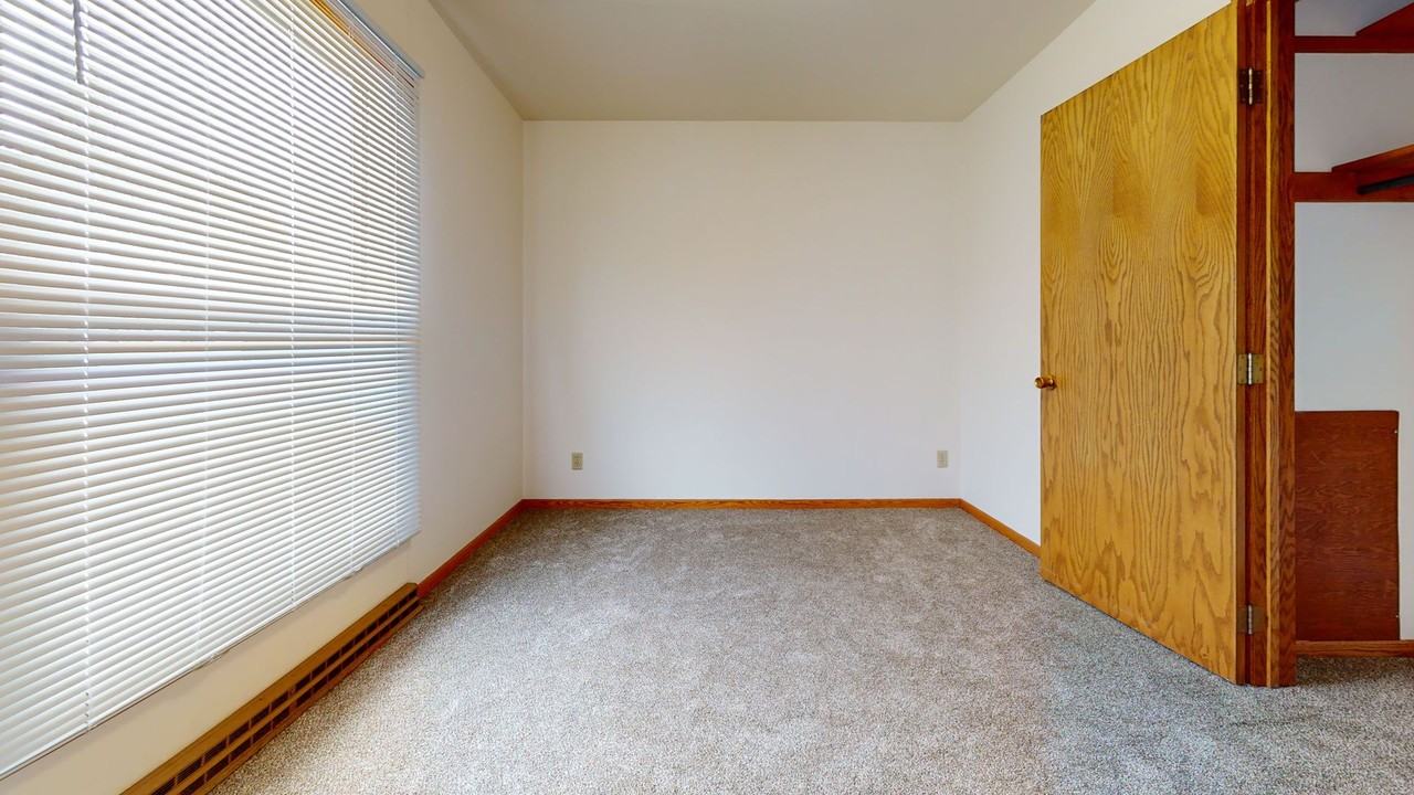 Thomas Drive Apartments - Photo 3 of 6